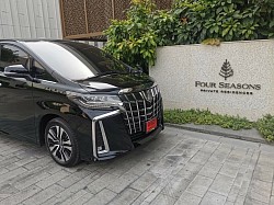 ให้บริการเช่ารถยนต์ Alphard พร้อมคนขับ รายชั่วโมง รายวัน